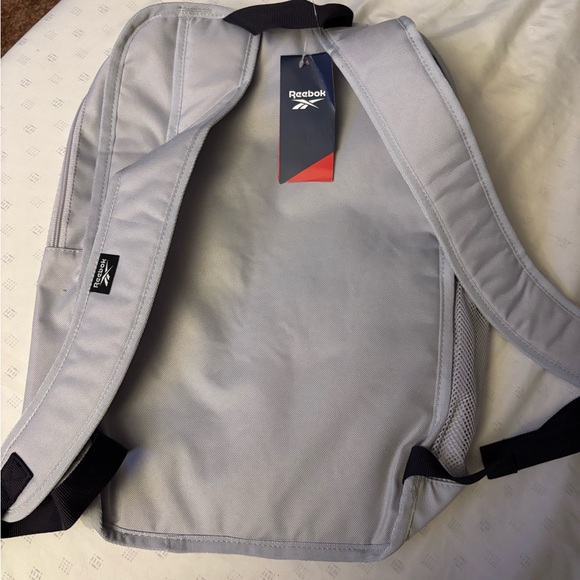 NEW Reebok Logo Backpack - Picture 3 of 4